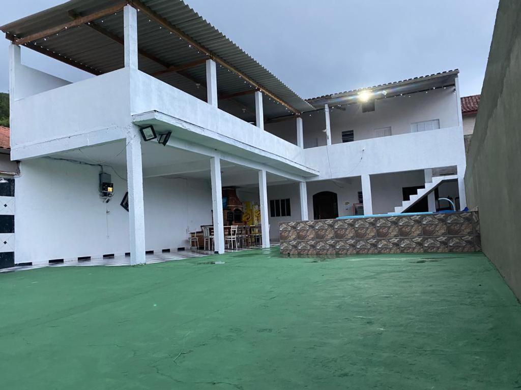 Ótima casa com piscina em Praia Grande Villa São Paulo Habitación foto